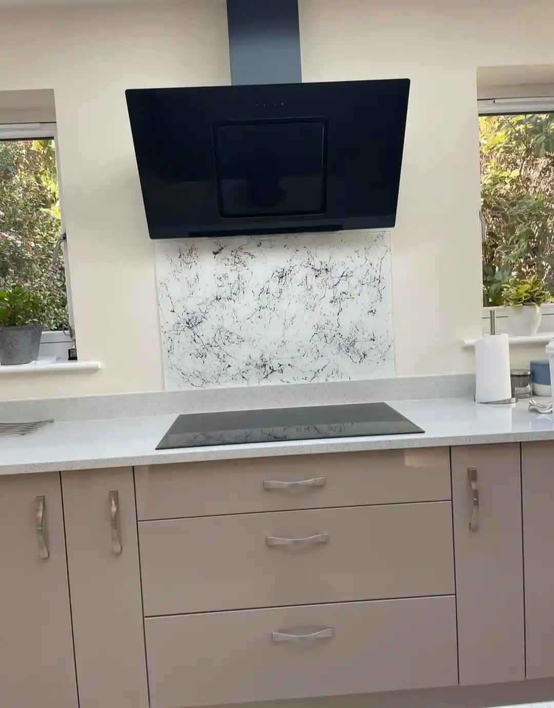 Glass kitchen splashback installation by Bucks Glazing